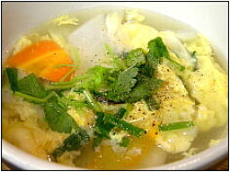 ふんわりたまごの玉子スープ。